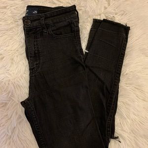 Hollister distressed black cropped jeans